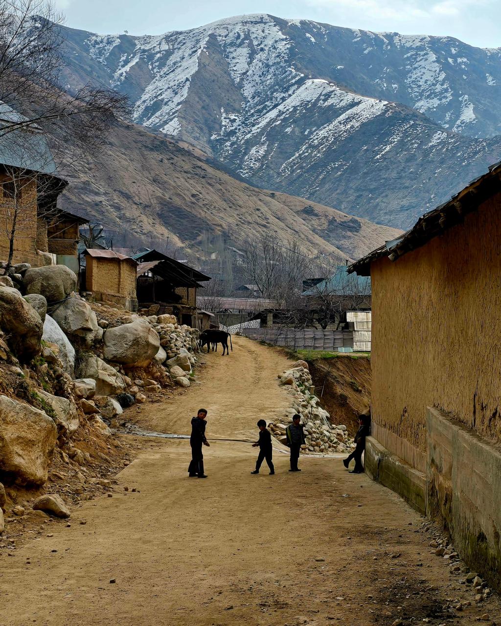 Dara Village: A Late-Winter Walk into the Simiganj&nbsp;Valley